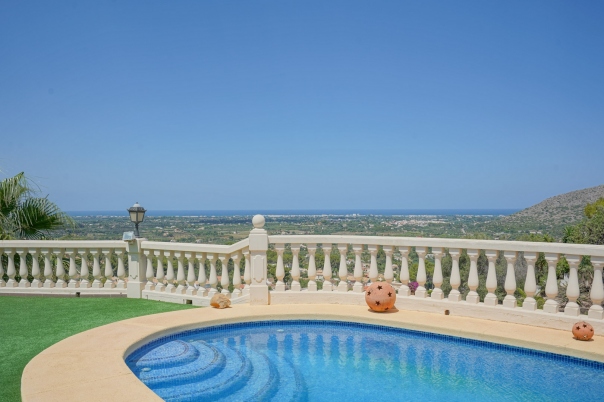 5 bed villa in Pedreguer