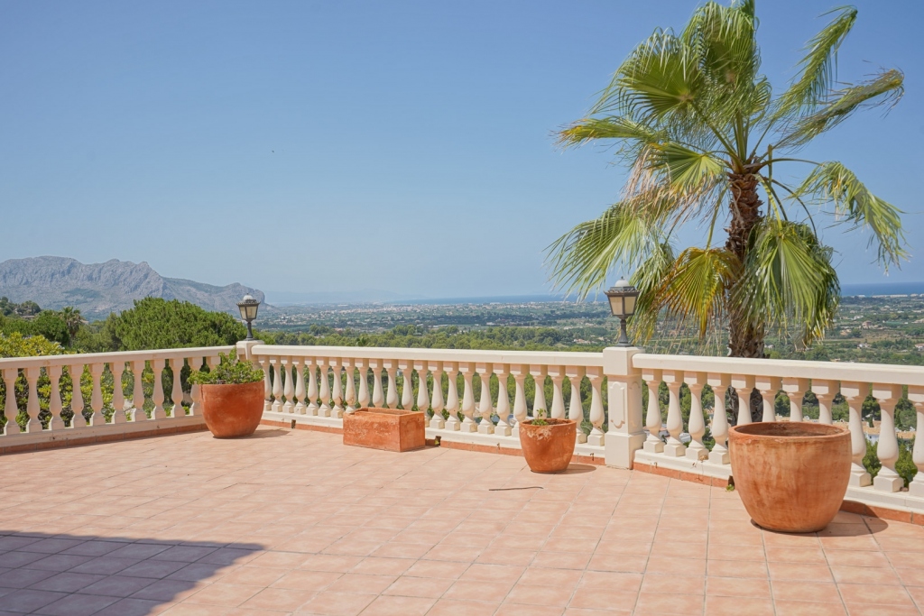5 bed villa in Pedreguer