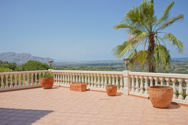 5 bed villa in Pedreguer