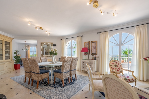 5 bed villa in Pedreguer