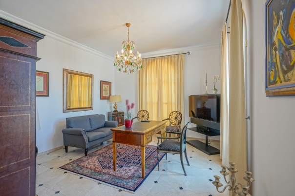 5 bed villa in Pedreguer