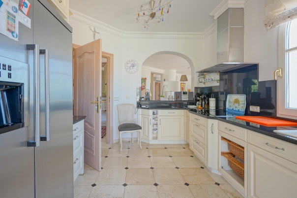 5 bed villa in Pedreguer