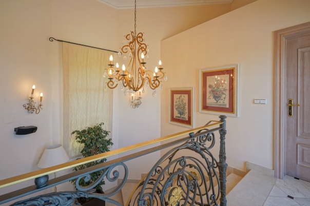5 bed villa in Pedreguer