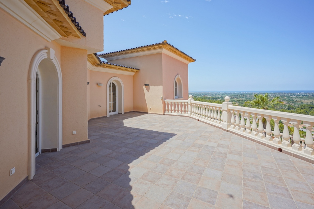 5 bed villa in Pedreguer