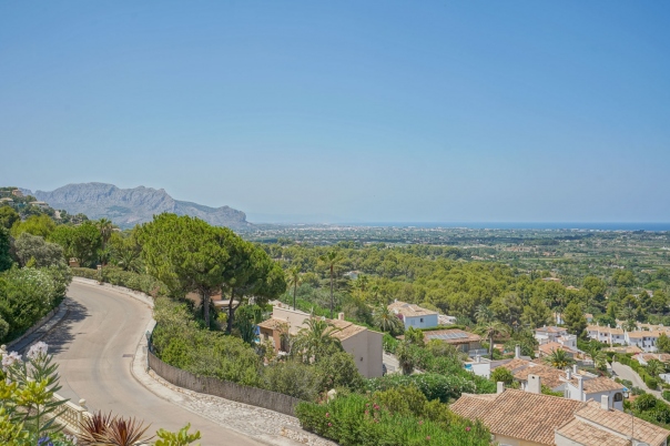 5 bed villa in Pedreguer