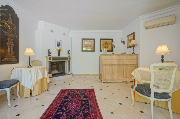 5 bed villa in Pedreguer