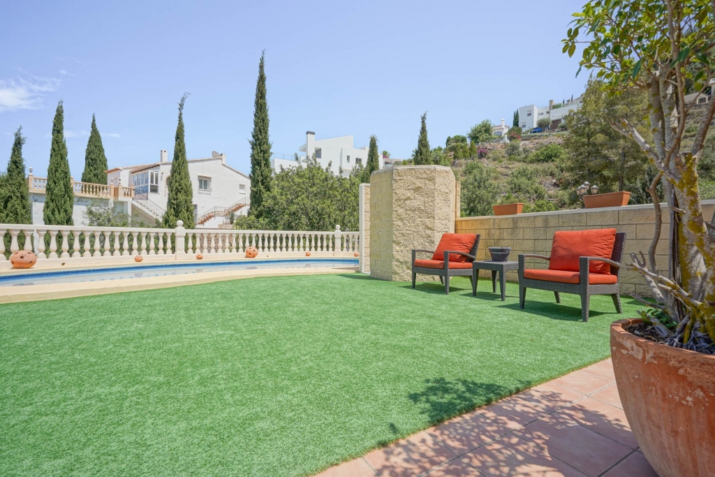 5 bed villa in Pedreguer