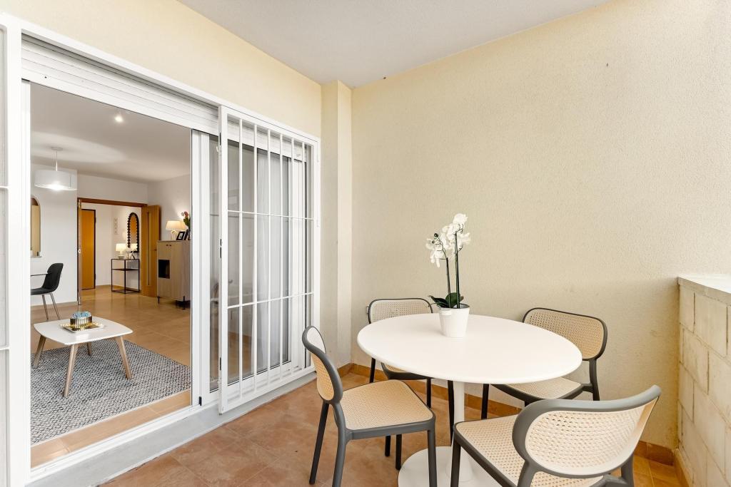 2 bed apartment in Orihuela Costa