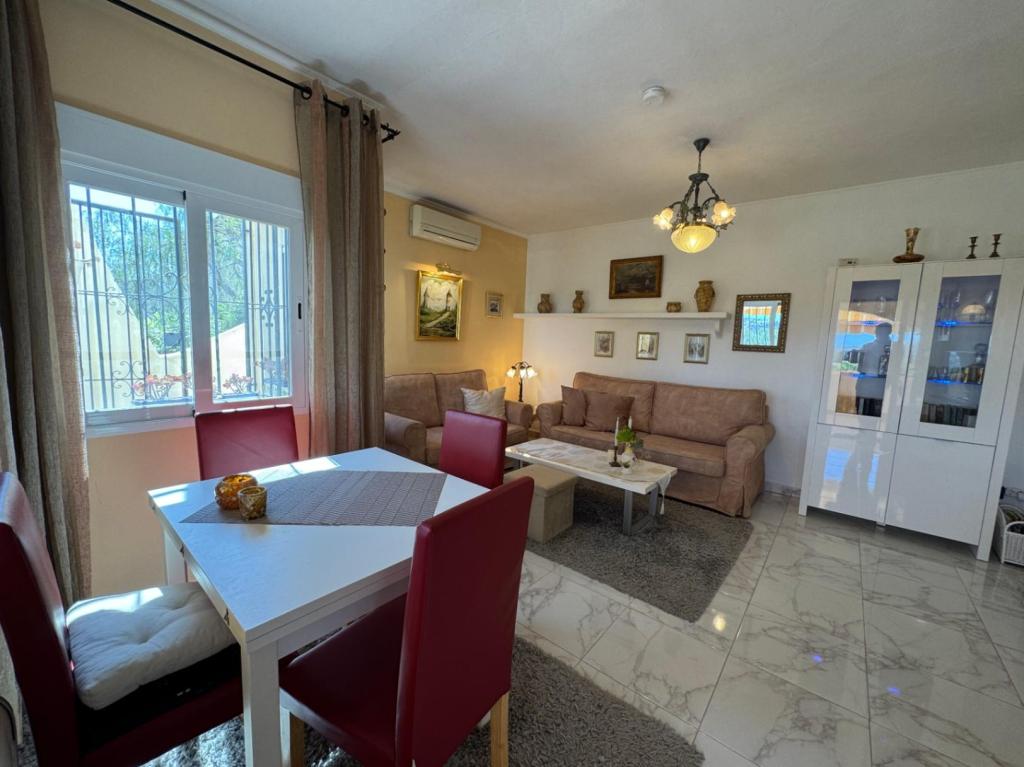 2 bed apartment in Teulada