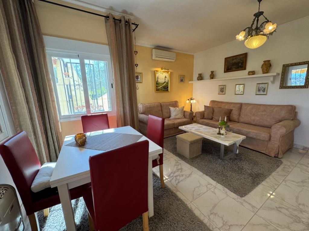 2 bed apartment in Teulada