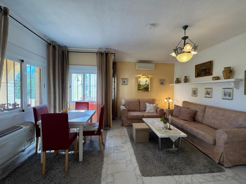 2 bed apartment in Teulada