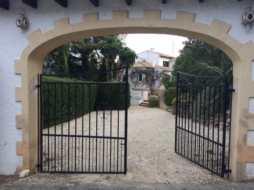 Iron Worx - Security Windows, Grills & Gates
