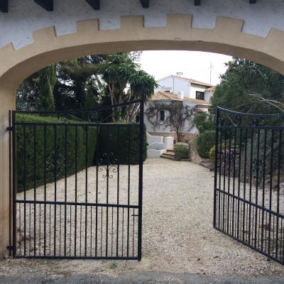 Iron Worx - Security Windows, Grills & Gates