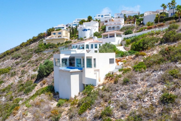 2 bed villa in Benitachell