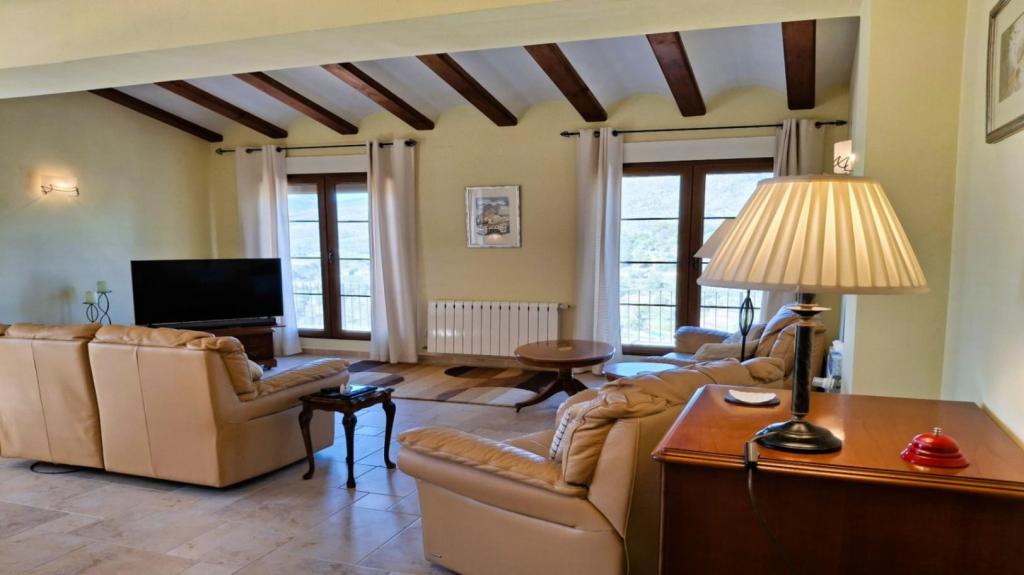 5 bed finca in Benissa