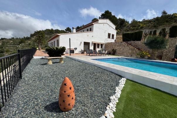 5 bed finca in Benissa