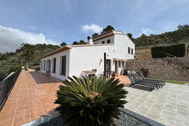 5 bed finca in Benissa