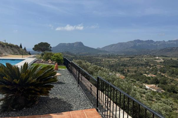 5 bed finca in Benissa