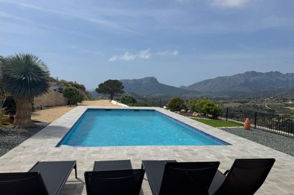 5 bed finca in Benissa