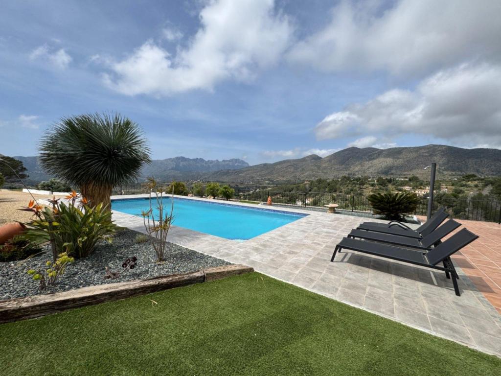 5 bed finca in Benissa