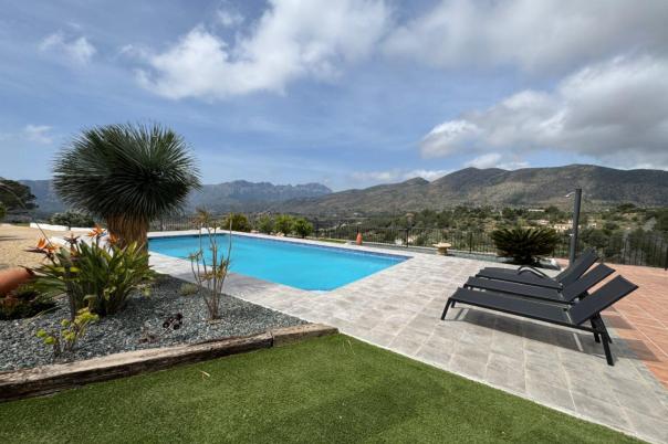 5 bed finca in Benissa