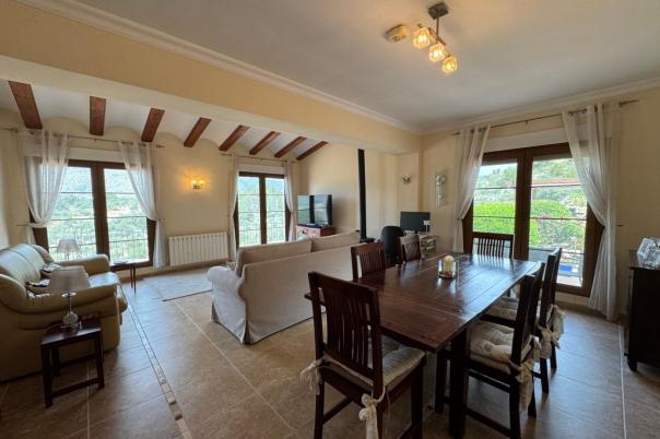 5 bed finca in Benissa