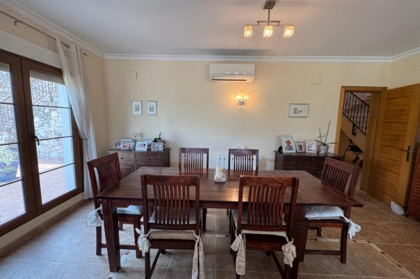 5 bed finca in Benissa