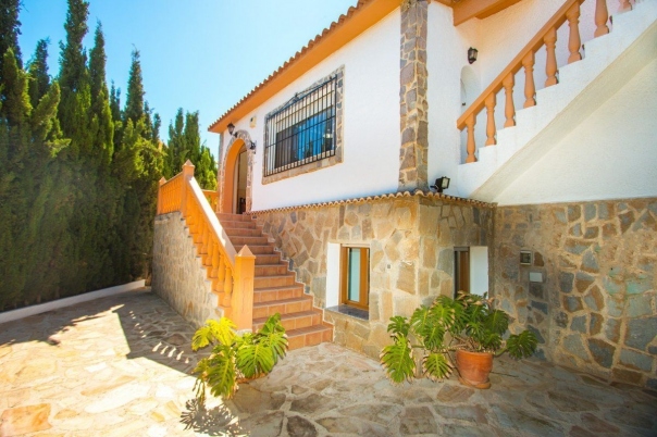 5 bed casa / chalet in Calpe / Calp