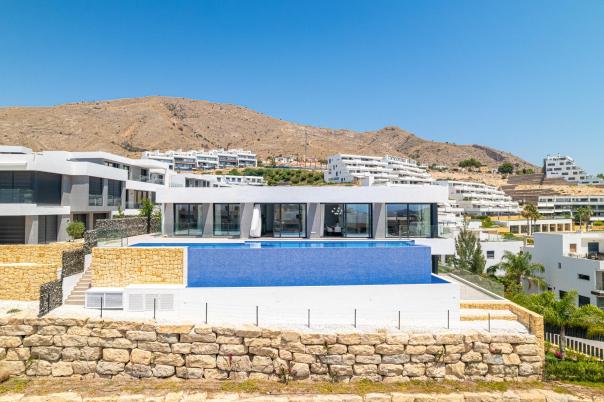 4 bed villa in Finestrat