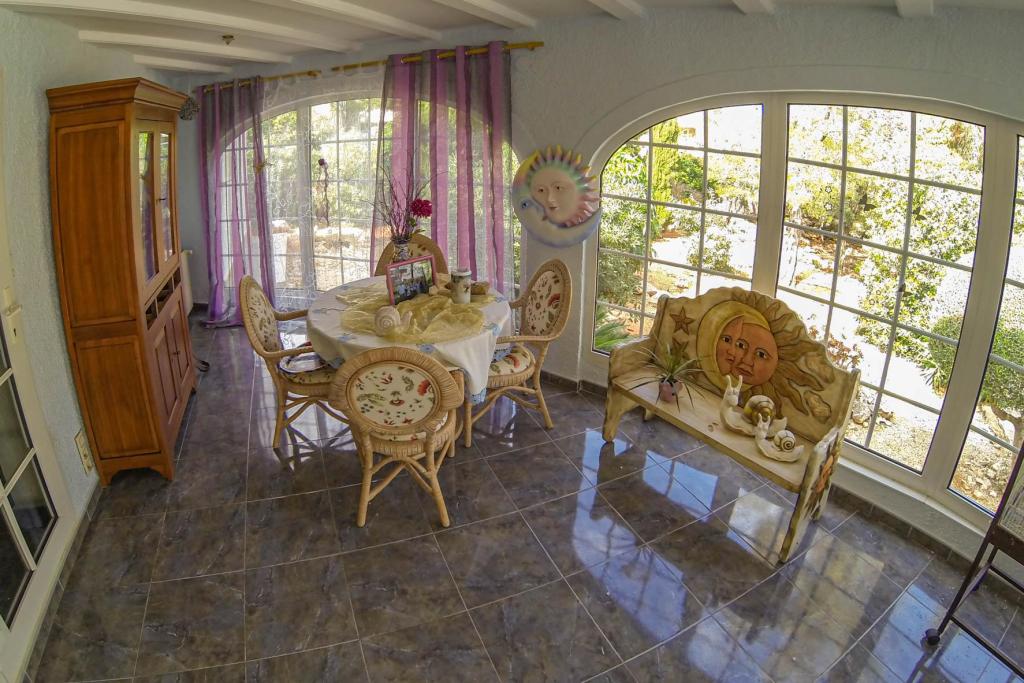 6 bed villa in Denia