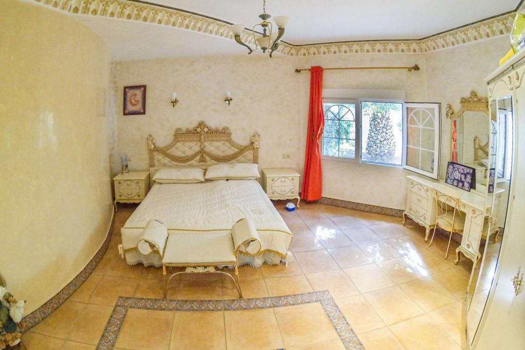 6 bed villa in Denia