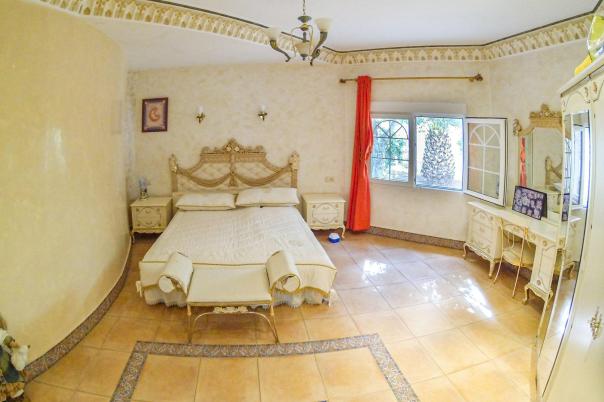 6 bed villa in Denia