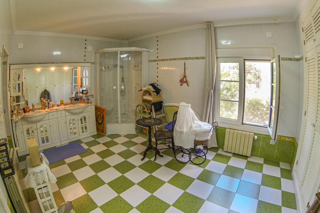 6 bed villa in Denia