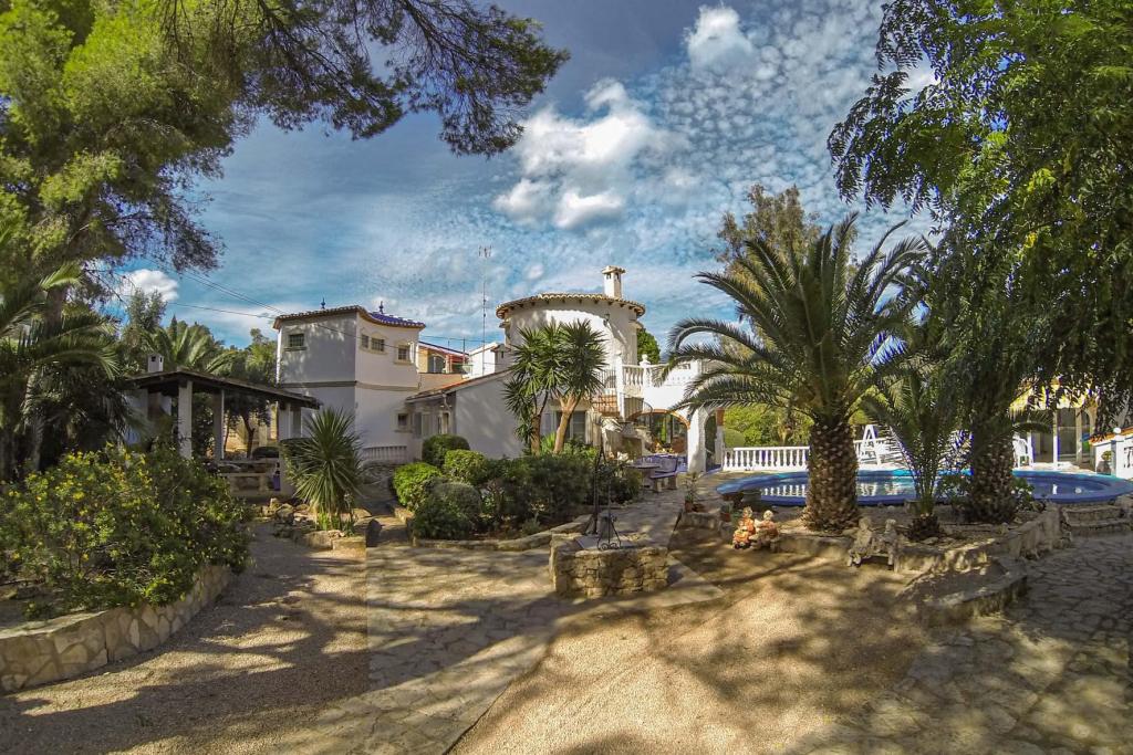 6 bed villa in Denia