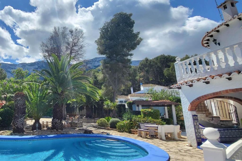 6 bed villa in Denia