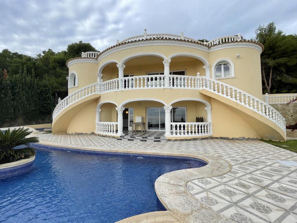 4 bed villas in Calpe