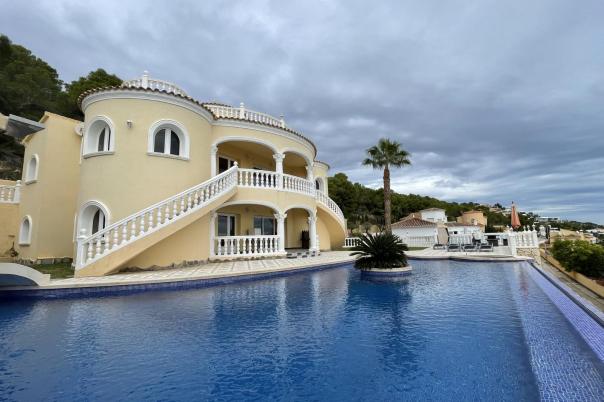 4 bed villas in Calpe