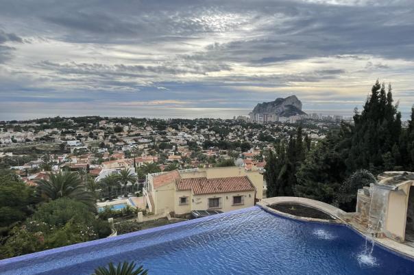 4 bed villas in Calpe
