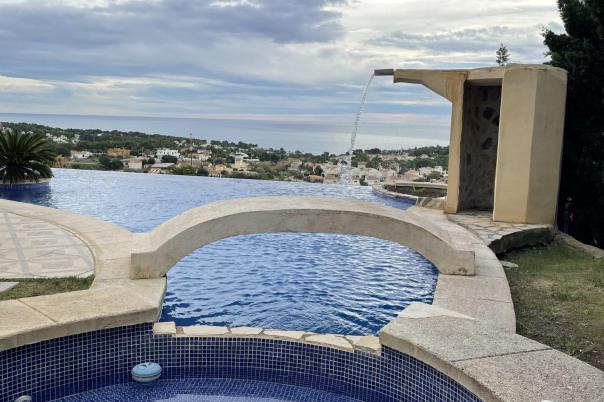 4 bed villas in Calpe