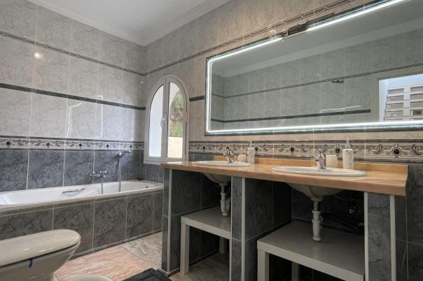 4 bed villas in Calpe