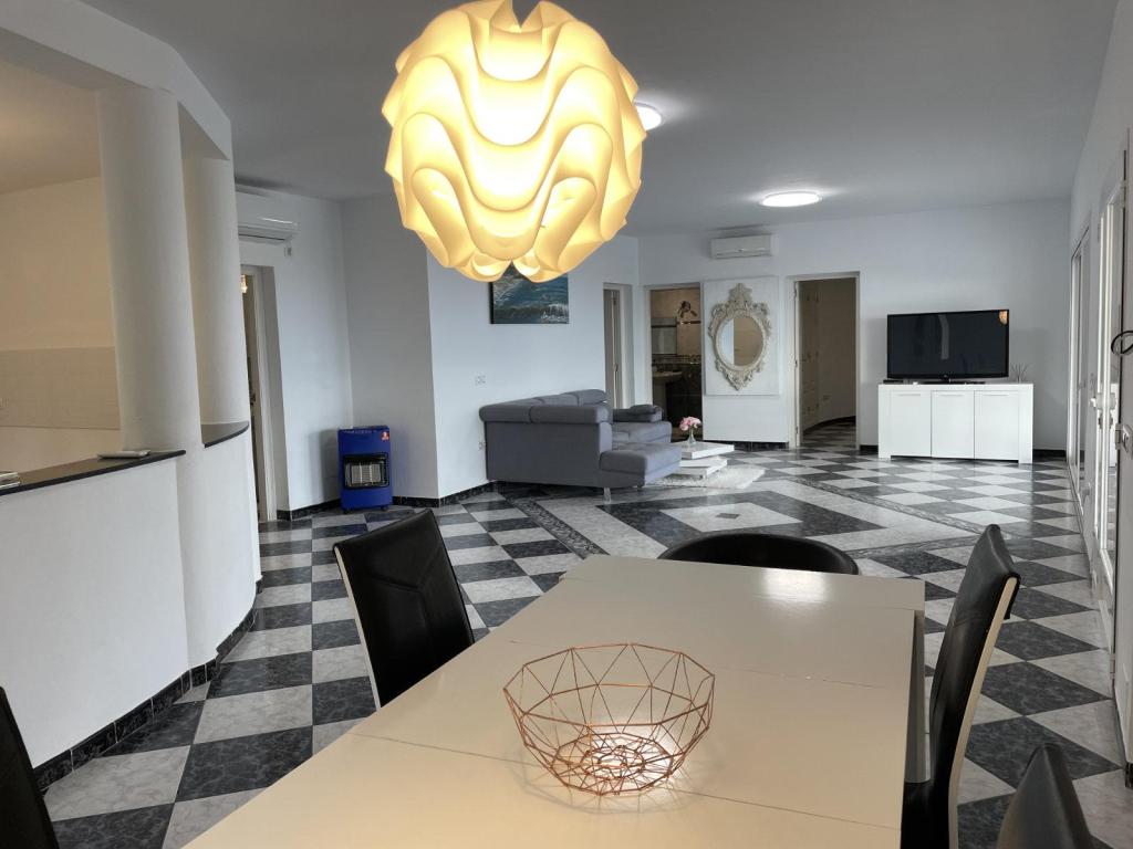 4 bed villas in Calpe