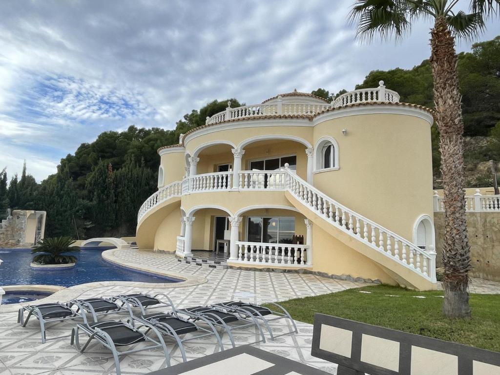 4 bed villas in Calpe