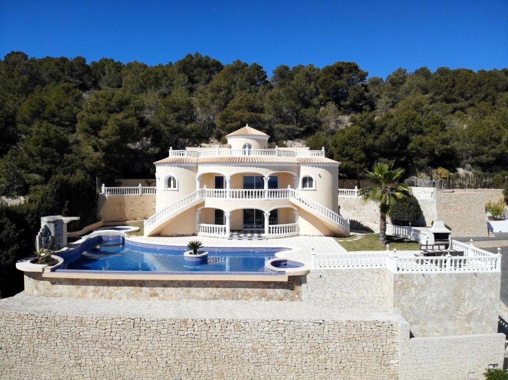 4 bed villas in Calpe
