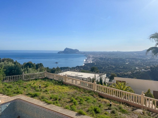 5 bed villa in Altea