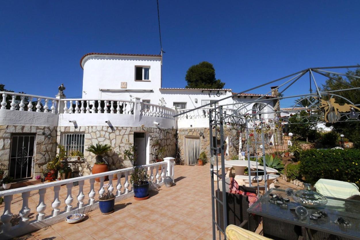 5 bed villas in Benissa