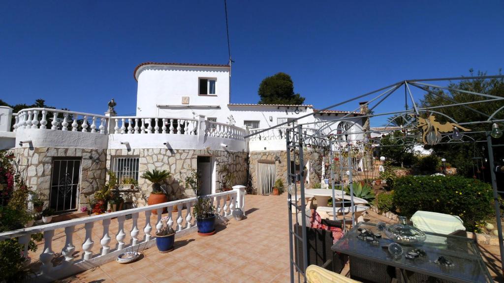 5 bed villas in Benissa