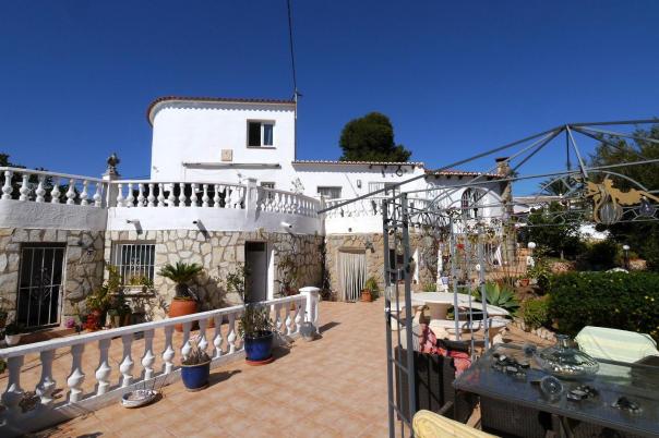 5 bed villas in Benissa