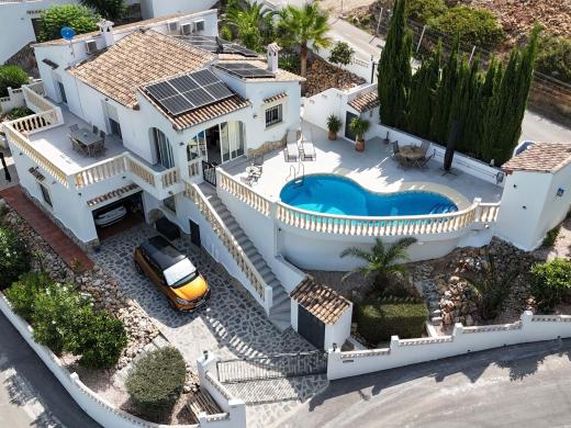 5 bed villa in Orba