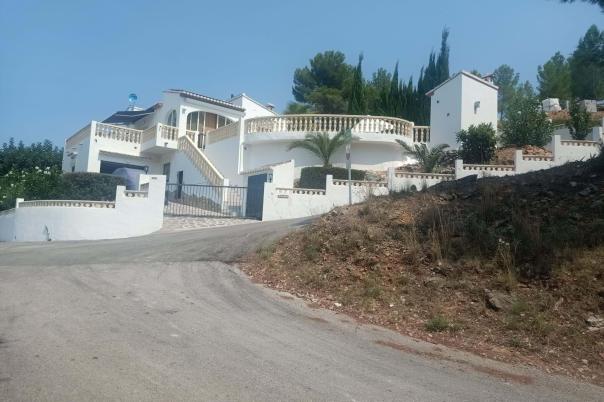 5 bed villa in Orba