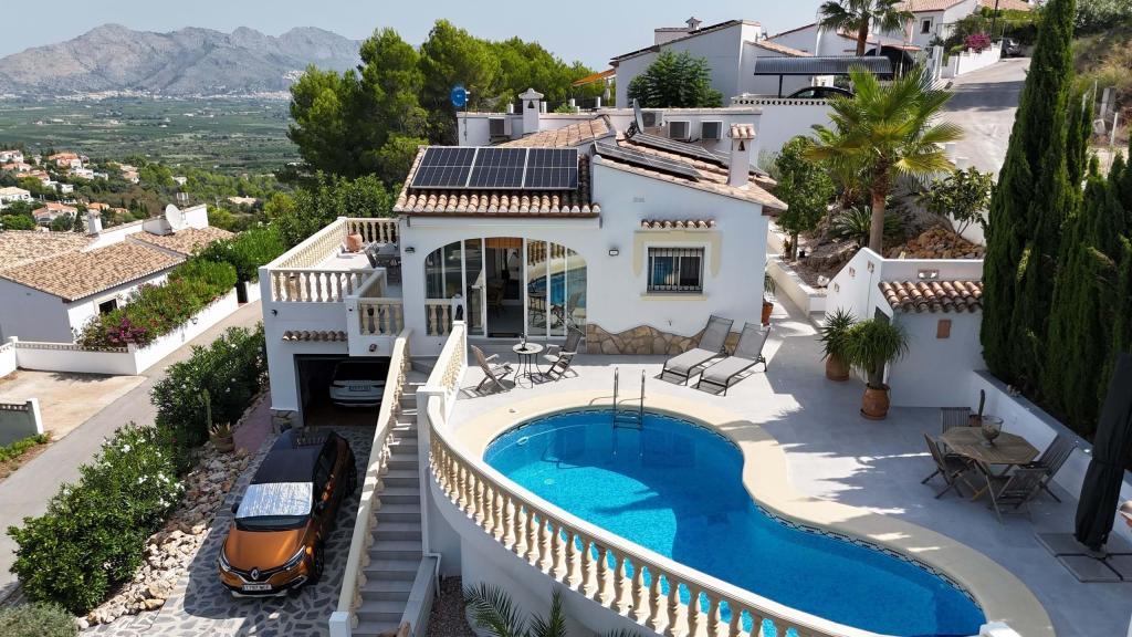 5 bed villa in Orba